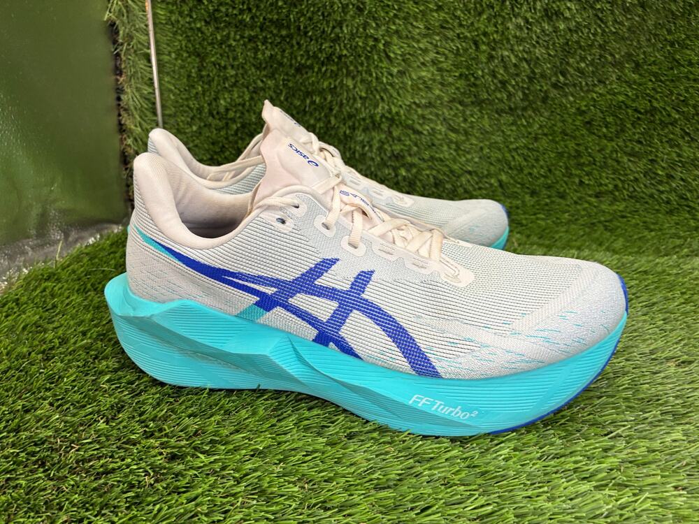 Asics Novablast 6 1011C243 Athletic Sneaker Mens 11 White Woven Training Running